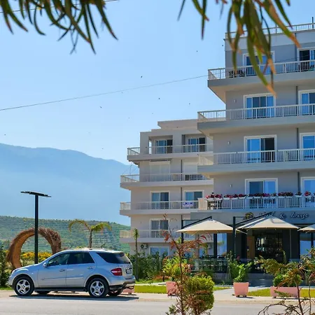The Peak & Lounge Ξενοδοχείο με διαμερίσματα Radhimë
