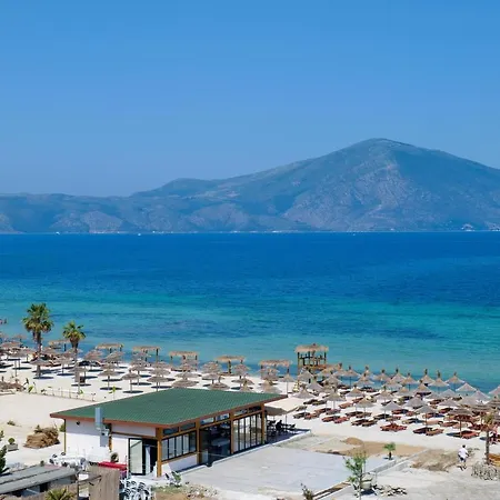 Ξενοδοχείο με διαμερίσματα The Peak & Lounge Radhimë