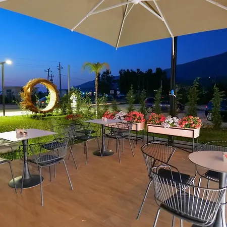 公寓式酒店 The Peak & Lounge Radhimë