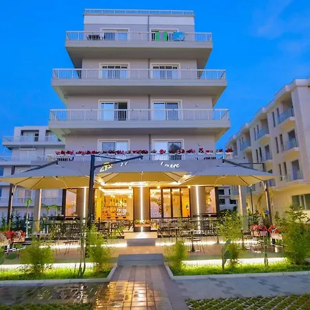 The Peak & Lounge *