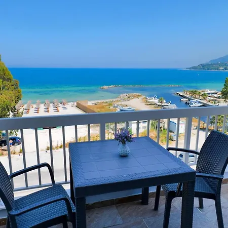 Ξενοδοχείο με διαμερίσματα The Peak & Lounge