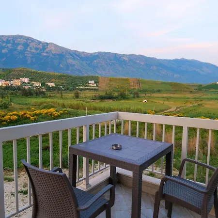 The Peak & Lounge * Radhimë
