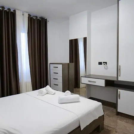 Apartahotel The Peak & Lounge Radhimë